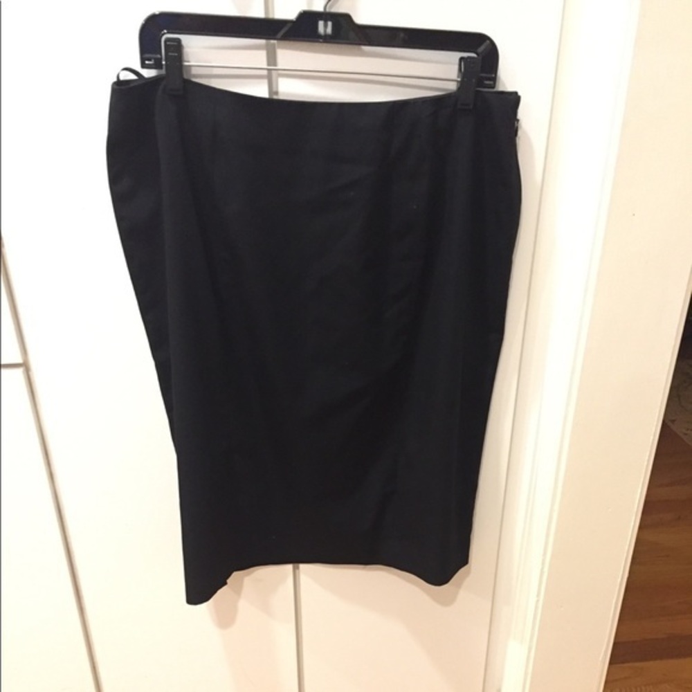Lord & Taylor Basic Black Straight Skirt- 16